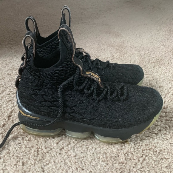 boys nike lebron 15